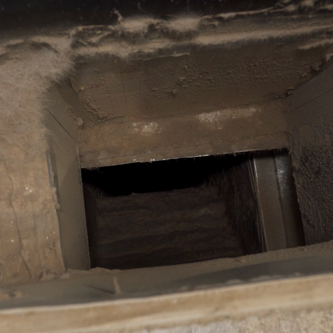 image of dirty air ducts